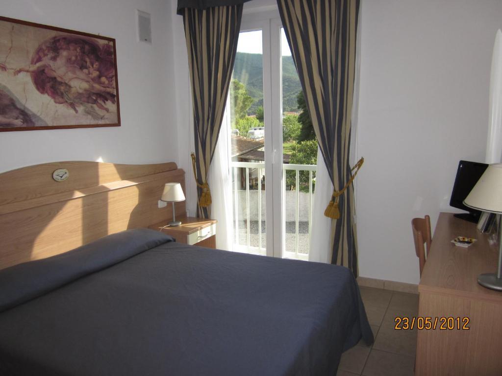 Hotel Villa Smeraldo Orbetello Zimmer foto